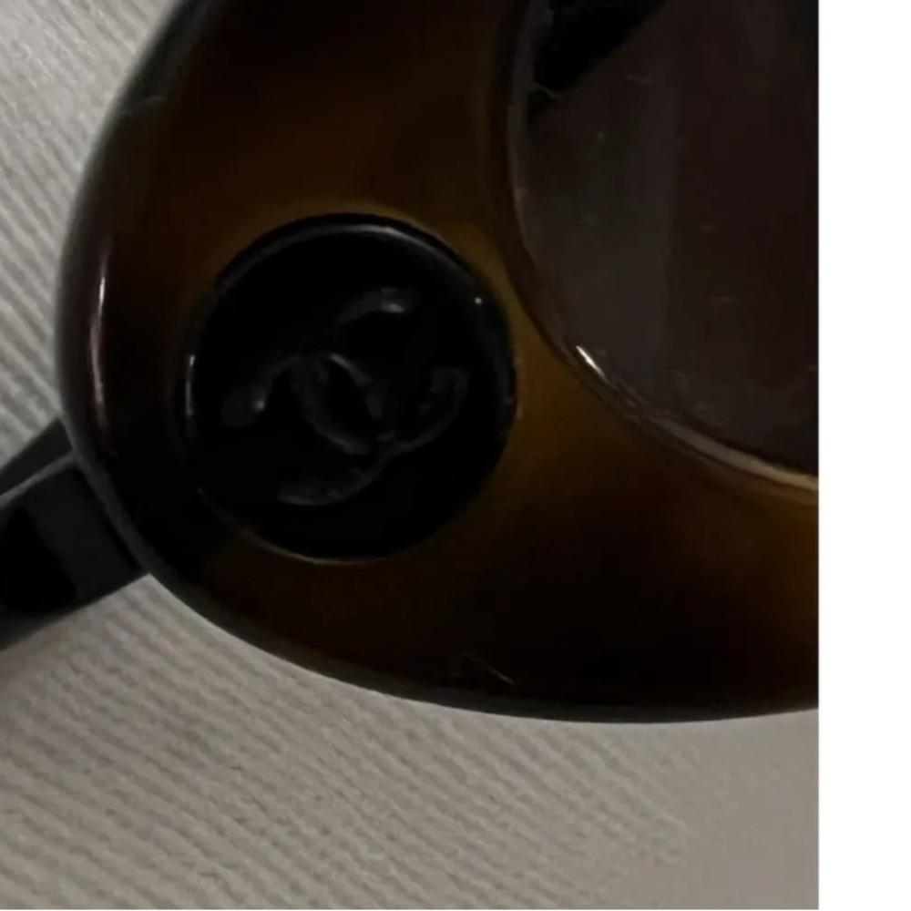 Vintage Chanel sunglasses - Picture 5 of 9